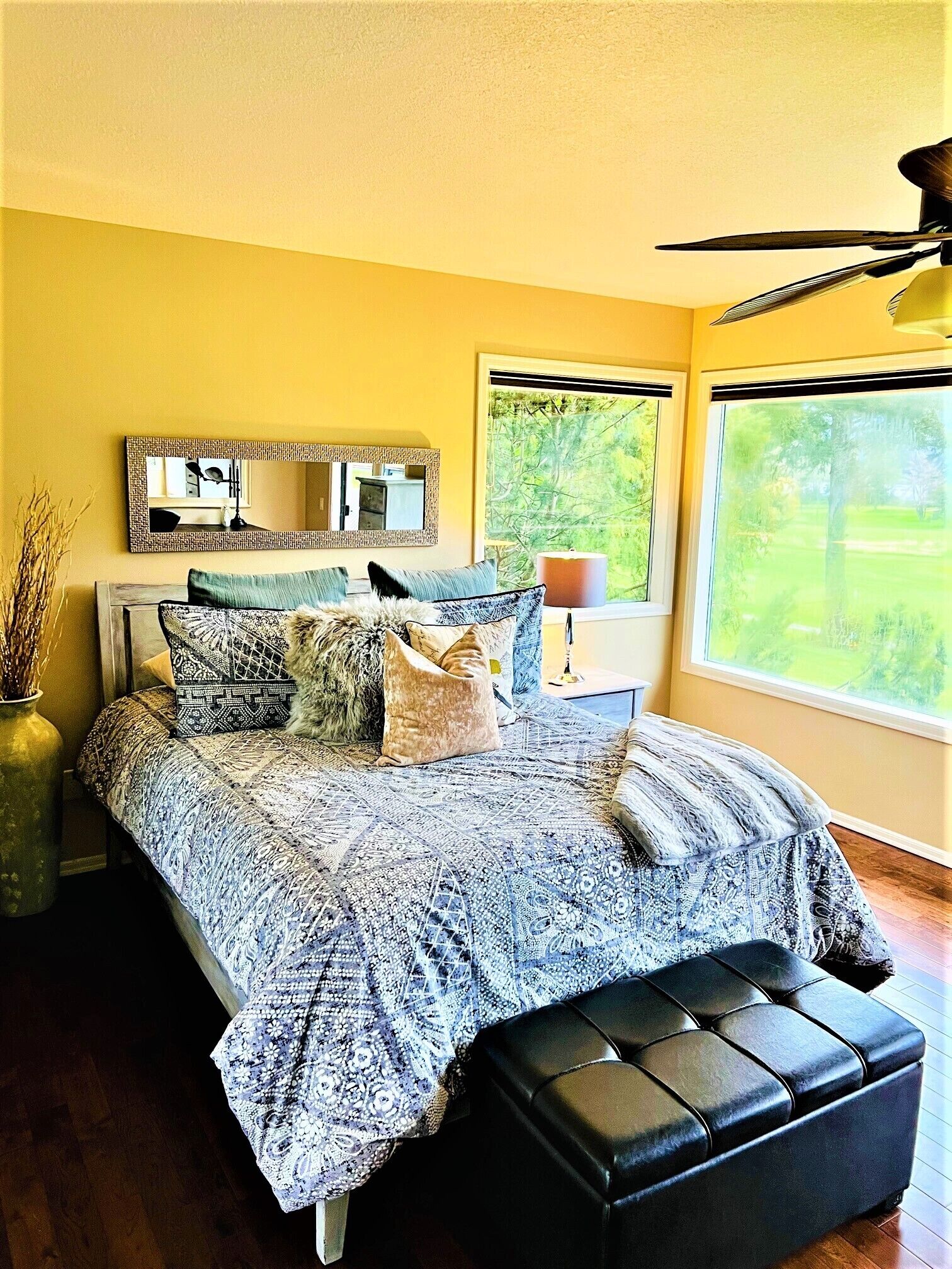 3 bedrooms, desk, iron/ironing board, free WiFi