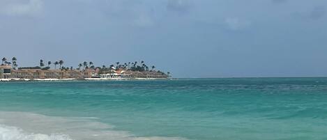 Beach nearby, sun loungers, beach towels
