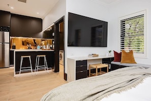 1 bedroom, desk, iron/ironing board, WiFi