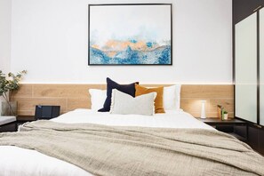1 chambre, bureau, fer et planche à repasser, Wi-Fi