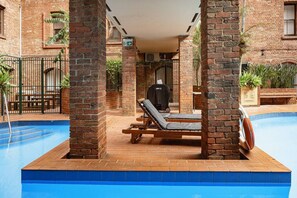 Pool - The Copper Bourke, 1 BR (Melbourne)