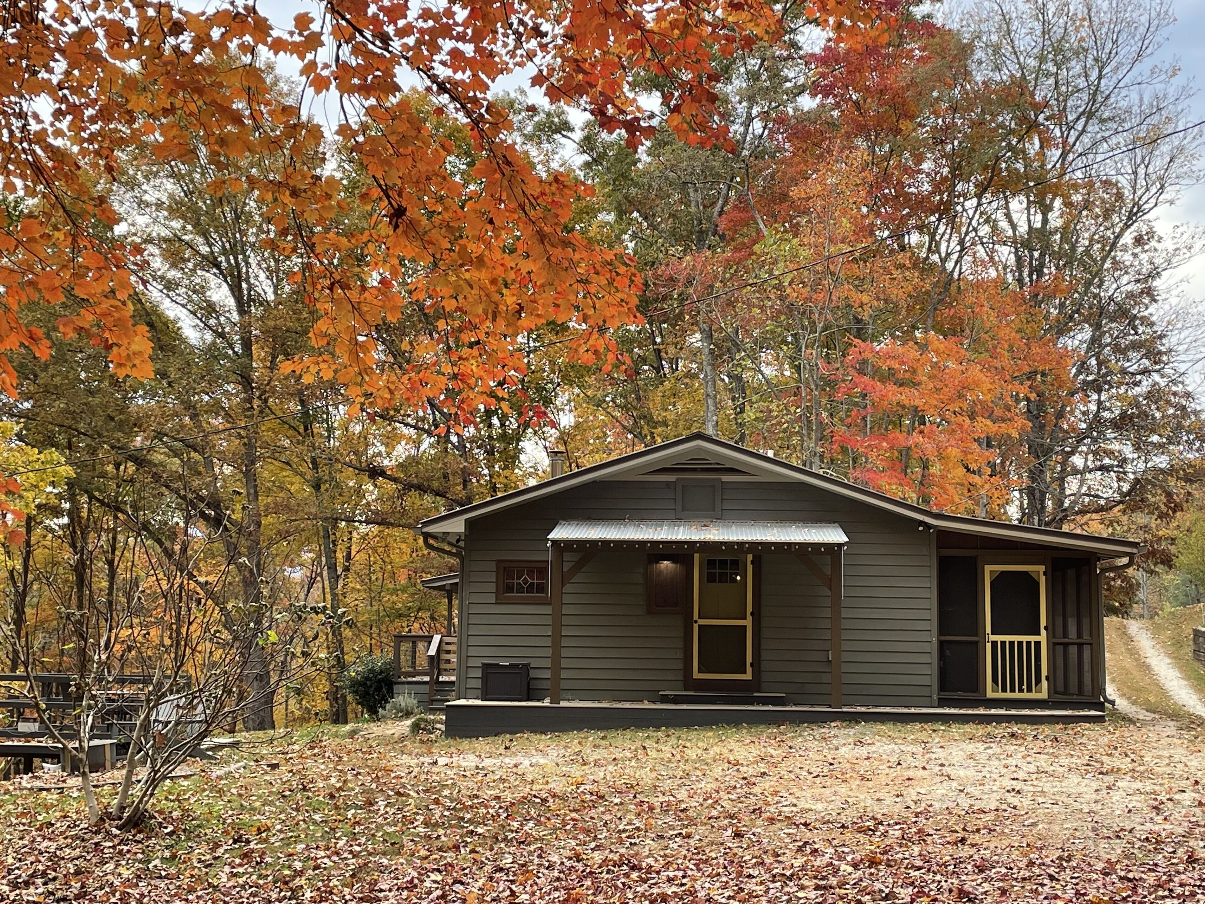 Sugar Maple Cottage-Secluded Mountain Retreat near Clayton & Highlands