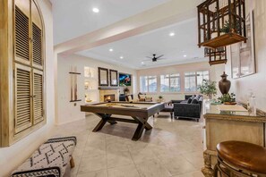 Tv, pejs, bordtennisbord