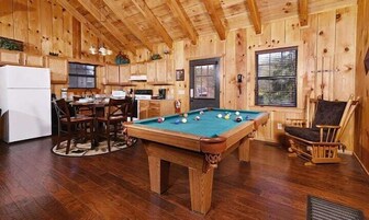Basic Cabin | Iron/ironing board, bed sheets