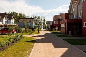 Unclassified image, 5 of 19, button