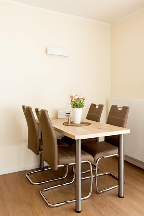 Unclassified image, 3 of 19, button