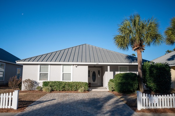 4 BR 2 bath cottage