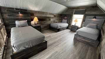 5 bedrooms, WiFi, bed sheets, wheelchair access