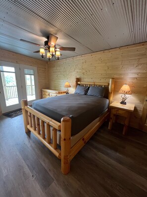 5 bedrooms, WiFi, bed sheets, wheelchair access