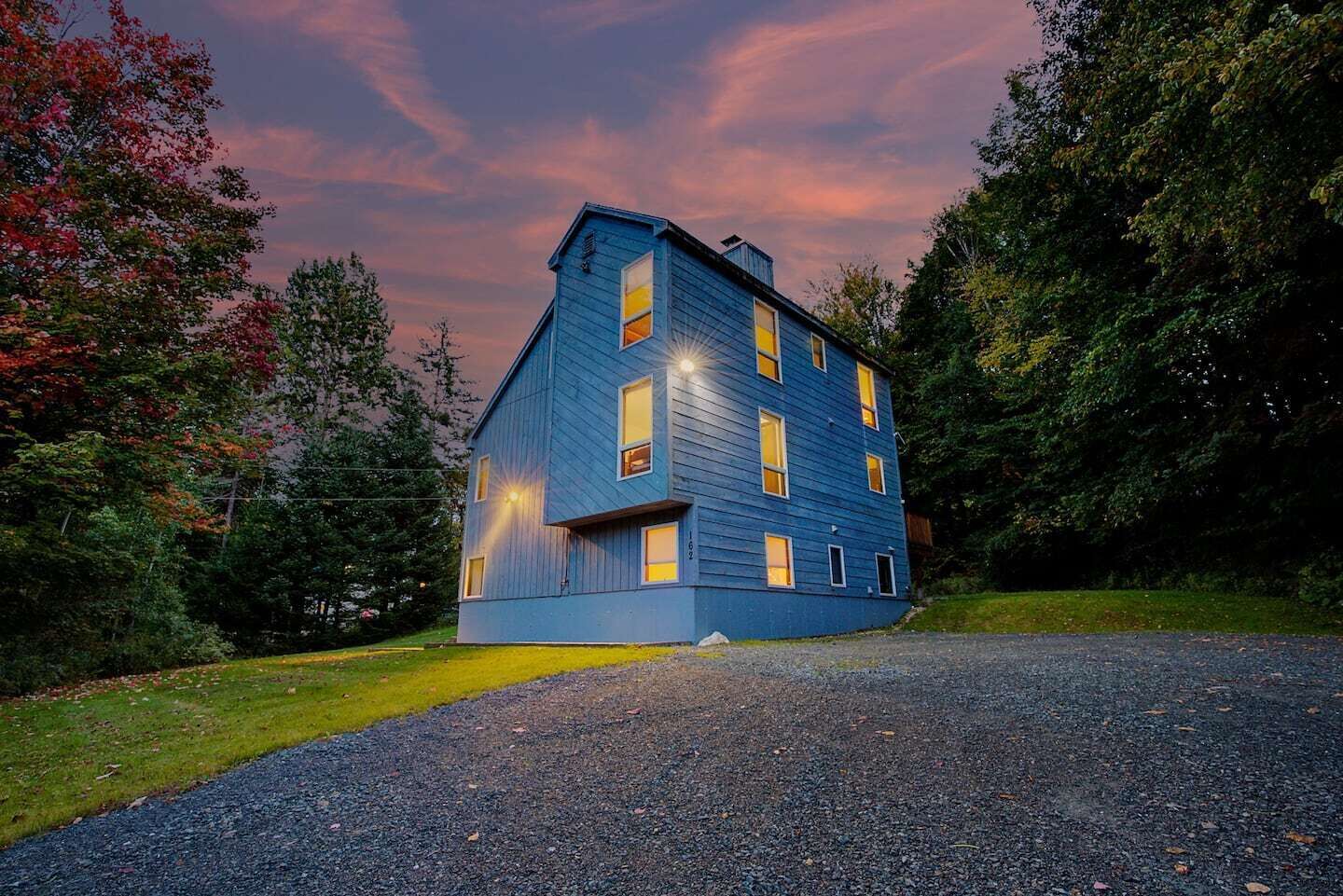 Spacious 5BR w hot tub -5 min from the mountain