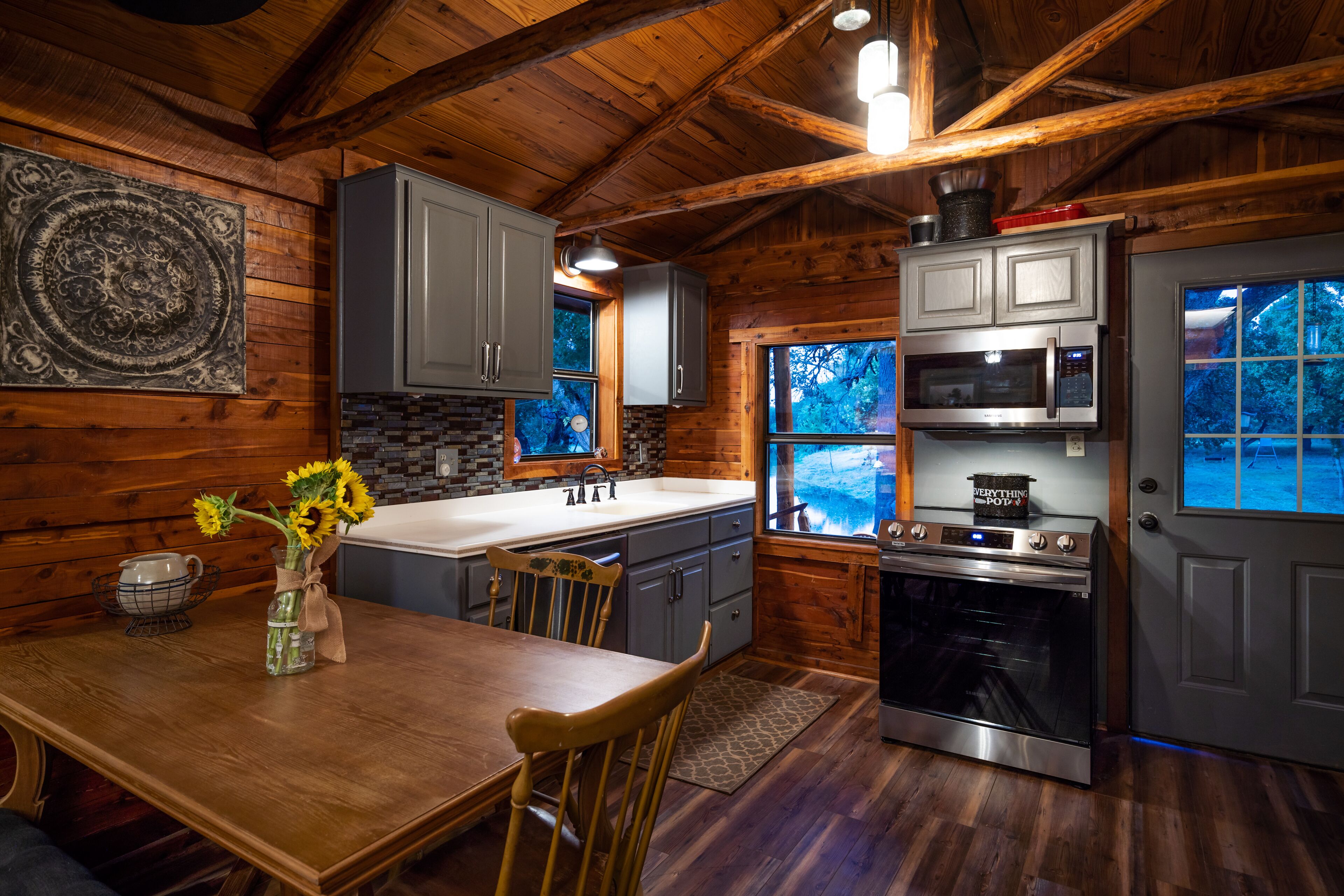 Private & Seculded Pike House on Comanche Creek