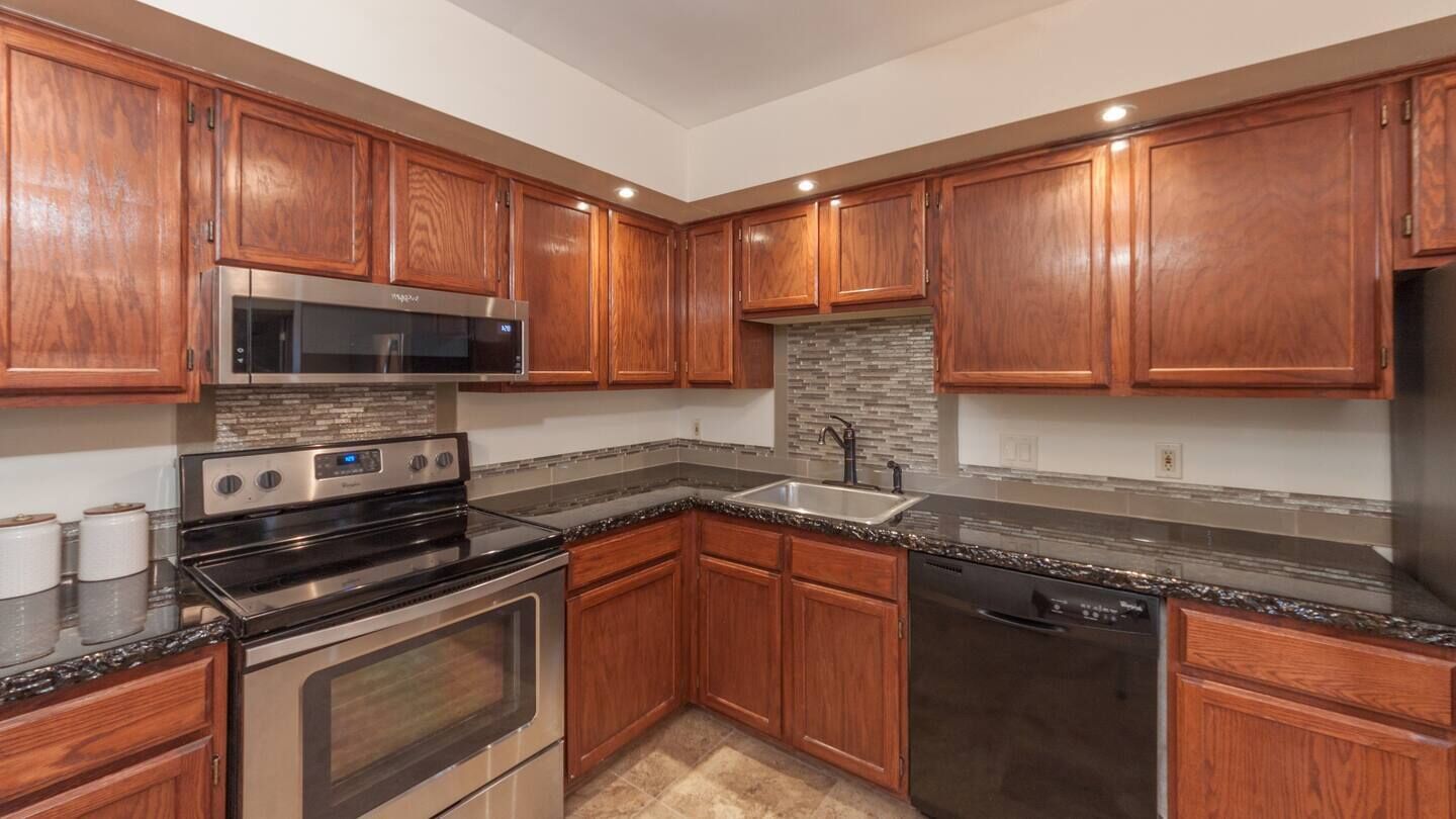 Beautiful place!!! 2 bedroom. Historic building 