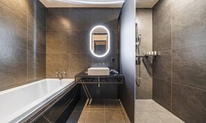 Premium A | Bathroom | Hair dryer, bathrobes, bidet, towels - Anseong Nomad Hotel (Anseong)