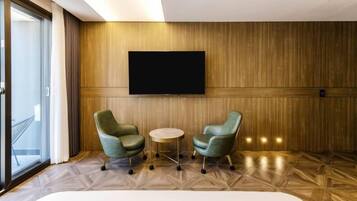 Premium C | Individually decorated, individually furnished, free WiFi, bed sheets