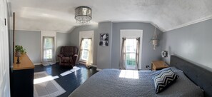 4 bedrooms, desk, free WiFi