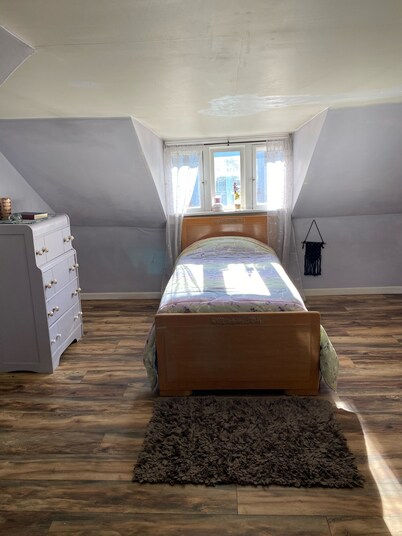 Experience Tecumseh charm, just a quick 27-min drive to speedway fun