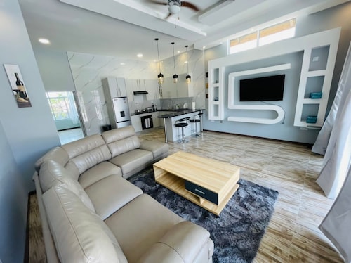 Meanwood place apartments- executive suite