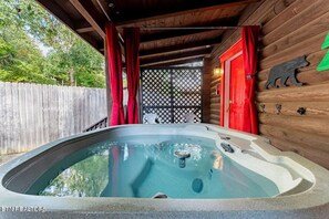 Outdoor spa tub - Charming Cabin w/ Hot Tub & BBQ < 7 Mi to Main Strip! (Sevierville)