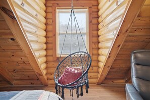 3 bedrooms, free WiFi, bed sheets - Charming Cabin w/ Hot Tub & BBQ < 7 Mi to Main Strip! (Sevierville)