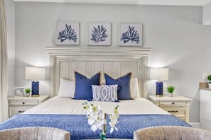 Una scrivania, ferro/asse da stiro, Wi-Fi, lenzuola