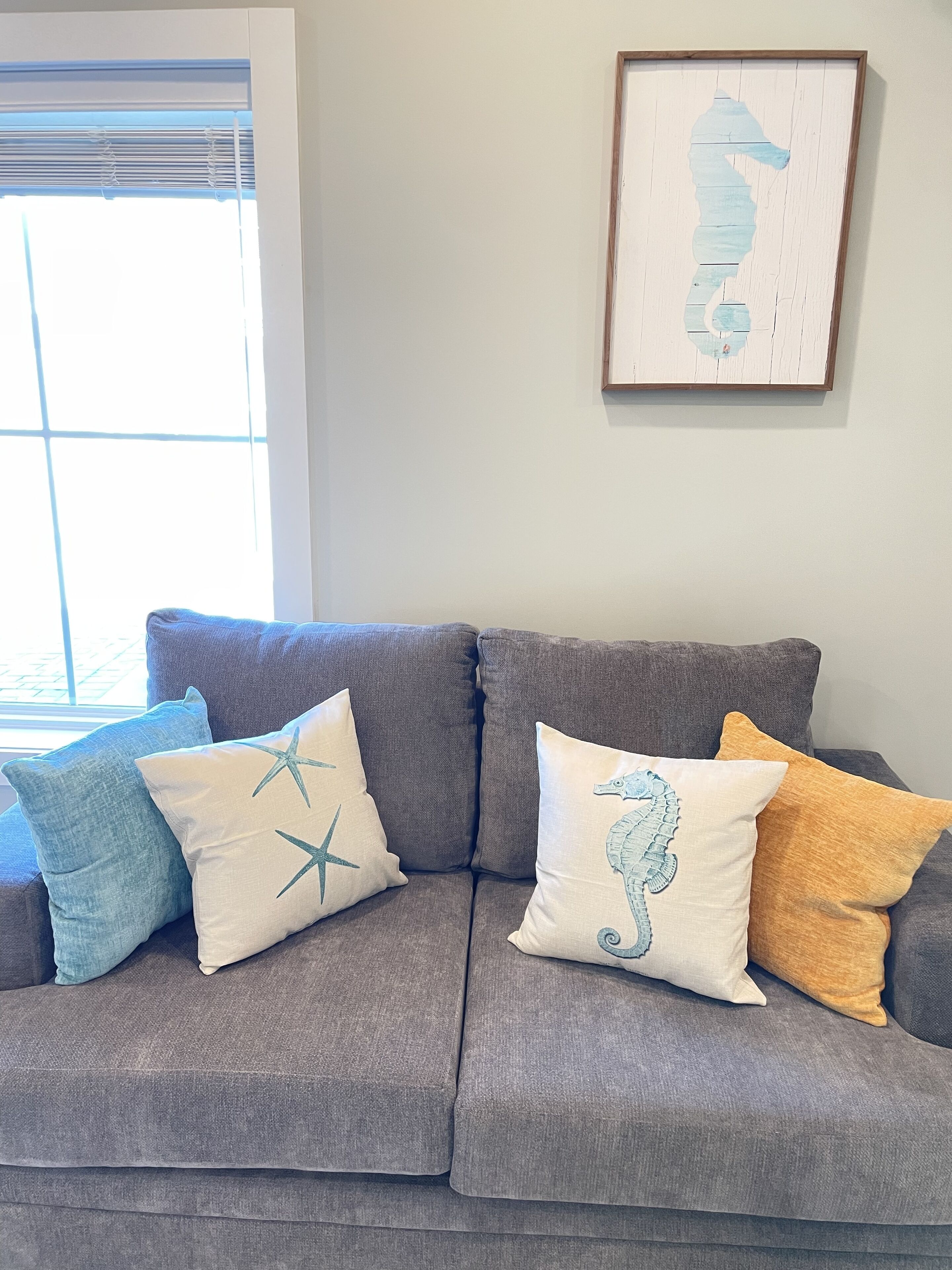 Amazing 3 bed 3 bath Corpus Christi home. 5 minutes to the beach