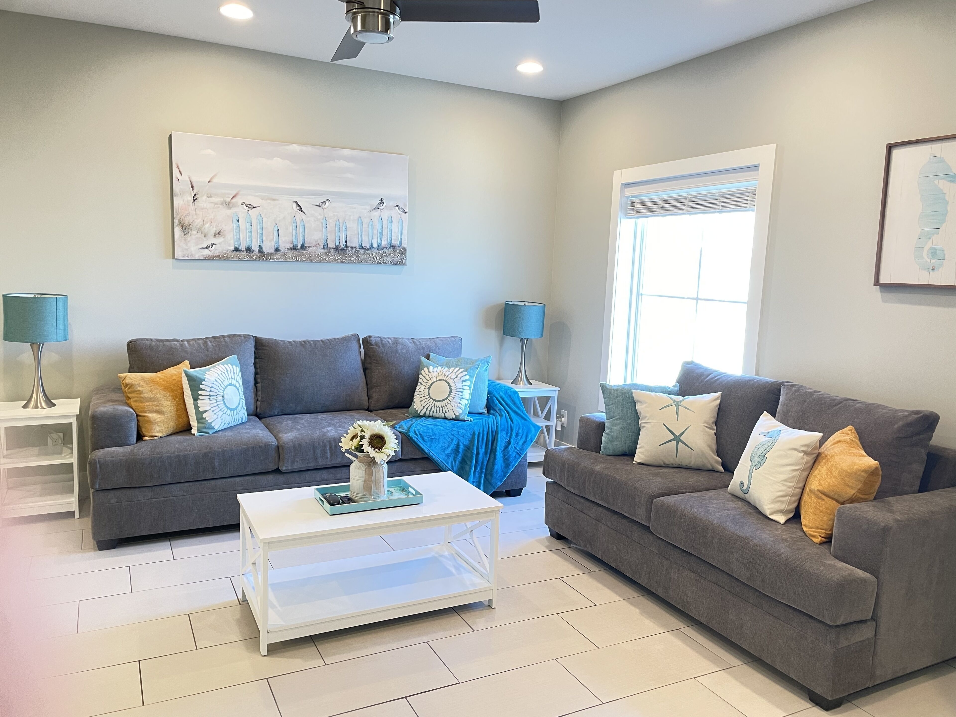 Amazing 3 bed 3 bath Corpus Christi home. 5 minutes to the beach