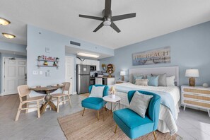 Schreibtisch, Bügeleisen/Bügelbrett, kostenloses WLAN, Bettwäsche