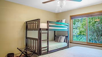 2 bedrooms, desk, iron/ironing board, travel cot