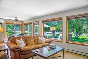 Smart TV, books, offices