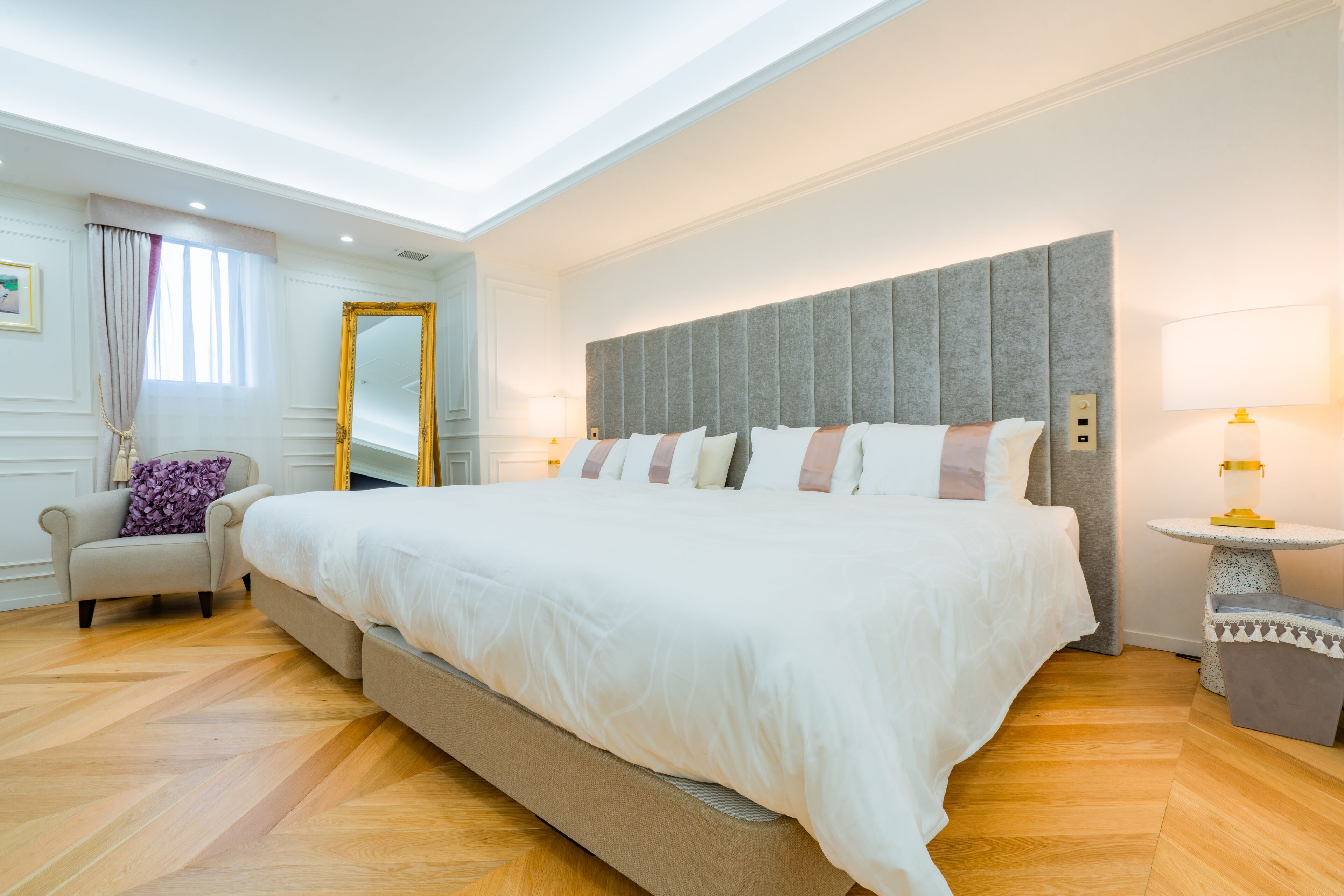 ستائر تعتيم ومكواة/لوح كي وواي فاي مجانًا وملاءات أسرّة