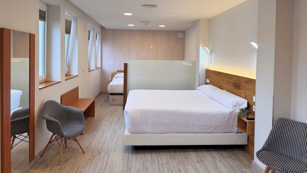 Classic Quadruple Room - Hotel Marqués de Aguilar (Aguilar de Campoo)
