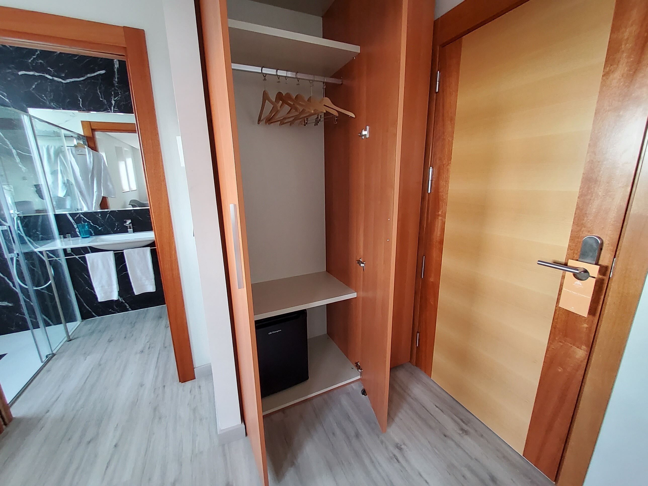 Individually furnished, desk, laptop workspace, free WiFi