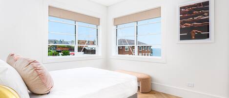 1 bedroom, desk, free WiFi, bed sheets