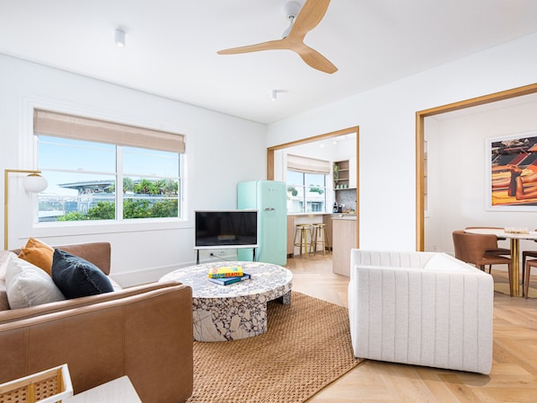 Smart TV - Boulevard 88 - Three (Sydney)