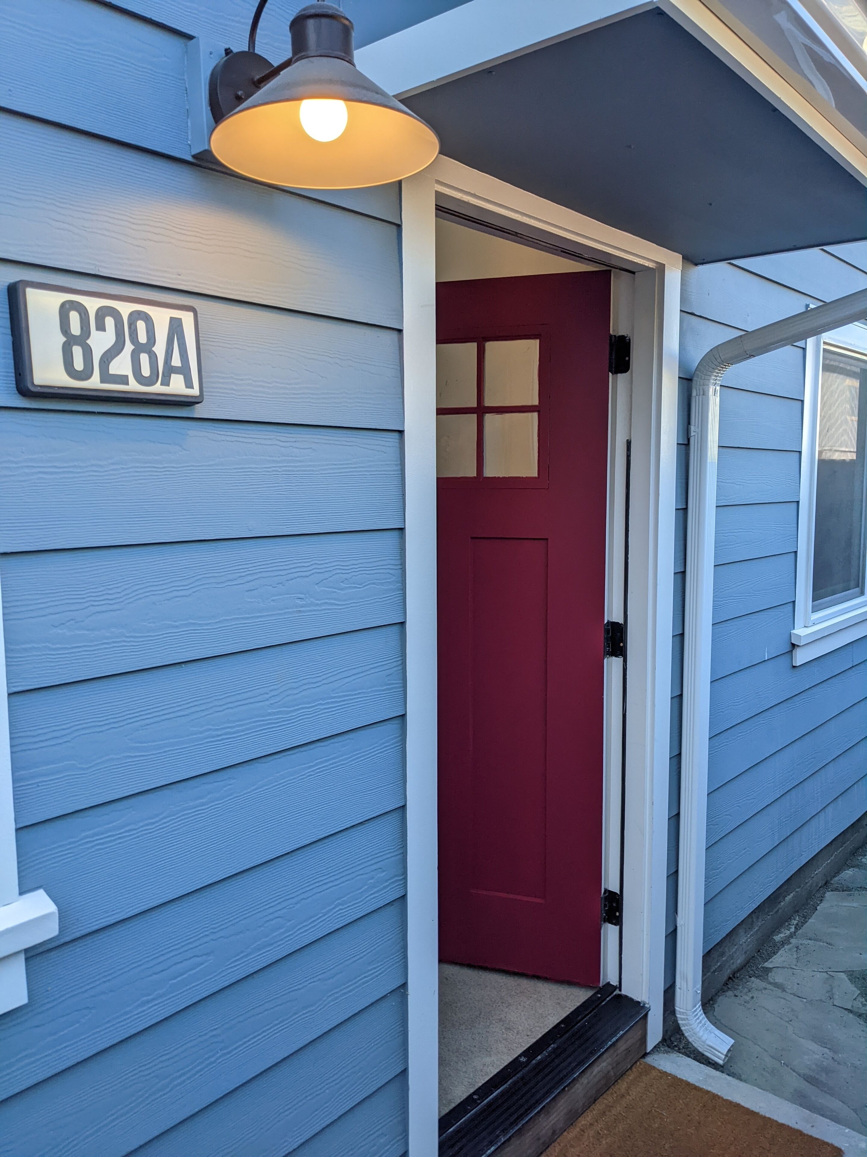 Oakland Oasis:  Modern Backyard cottage