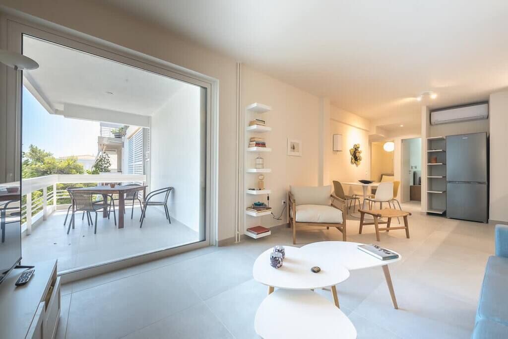 Lovely 2 Bedroom Apartment Vouliagmeni