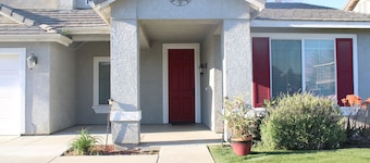 Tulare Cozy and Quiet Home near Sequoia Nat'l Park