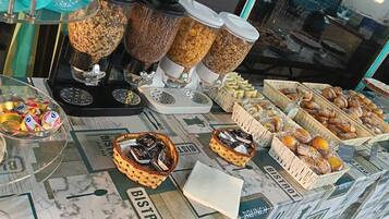 Free daily continental breakfast