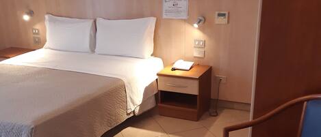 2 bedrooms, minibar, in-room safe, desk