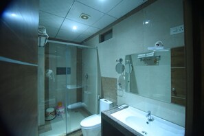 Chambre Présidentielle | Salle de bain | Serviettes fournies