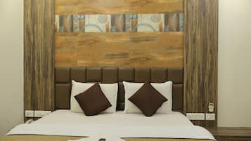 Executive Room | Premium bedding, desk, laptop workspace, soundproofing