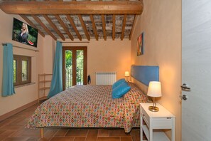 1 Schlafzimmer, Schreibtisch, Reisekinderbett, kostenloses WLAN