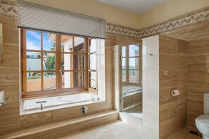 Ensemble baignoire-douche, serviettes fournies