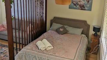 1 bedroom, free WiFi, bed sheets