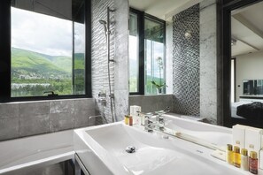 Bathroom - Hotel Emirates (Sofia)