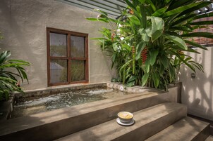 Couples treatment rooms, aromatherapy, reflexology