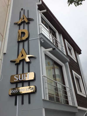 Fachada de la propiedad