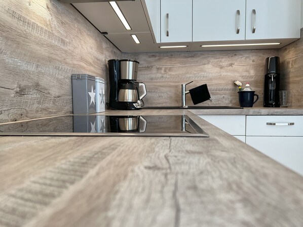 Unclassified image, 1 of 22, button