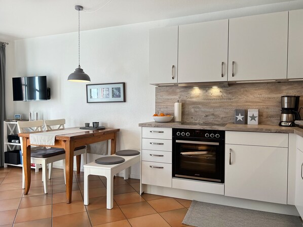 Fridge, oven, dishwasher