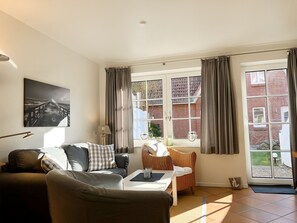 Unclassified image, 2 of 22, button